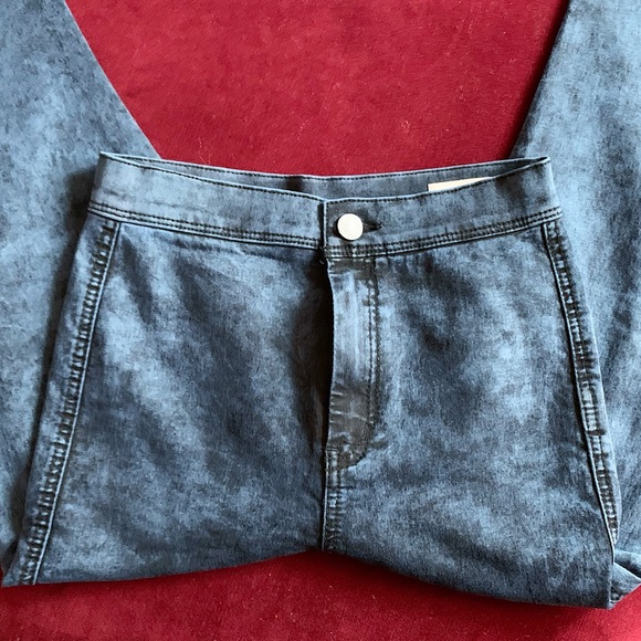 ASOS High Waisted Mottled Wash Jeans - Picture 6 of 8